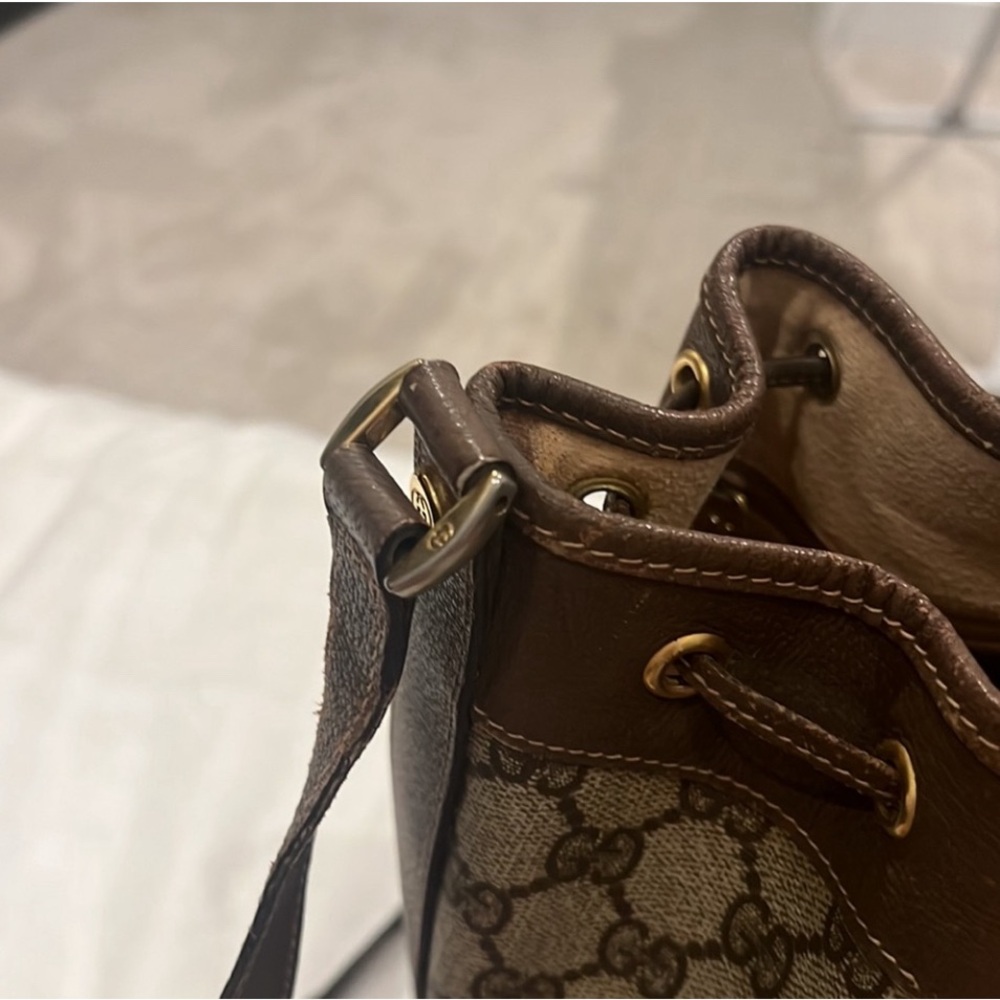 Traded GUCCI CROSSBODY ADJUSTABLE STRAP BUCKET BAG VINTAGE FINAL PRICE - Picture 6 of 11
